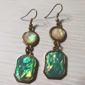 Faceted Gold Tone Seafoam Green Iridescent Pierced Earrings Mermaid Beach Theme